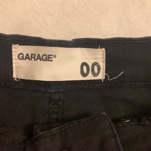 Black jean shorts - Picture 3 of 3